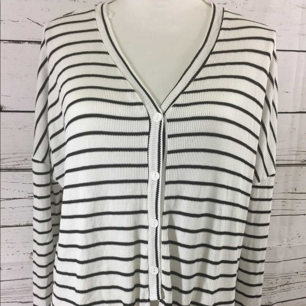 Good luck Gem Women top long sleeves size XL NWT